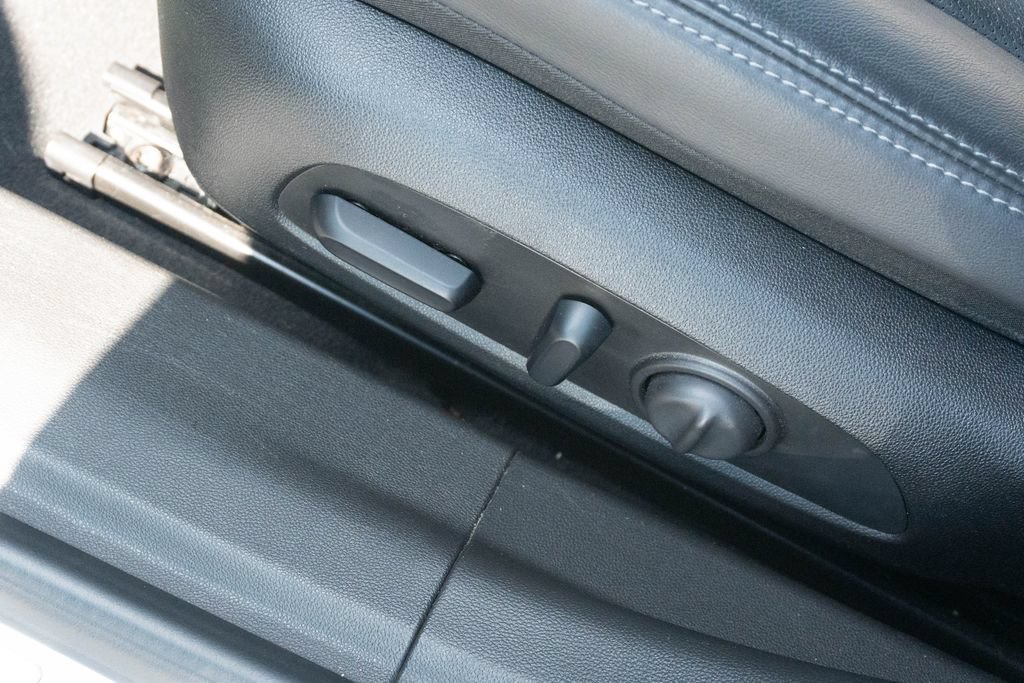 Used 2019 Buick LaCrosse Essence w/ Sun and Shade Package AWD/4WD image 17