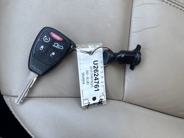 Used 2013 Chrysler 200 Limited image 29