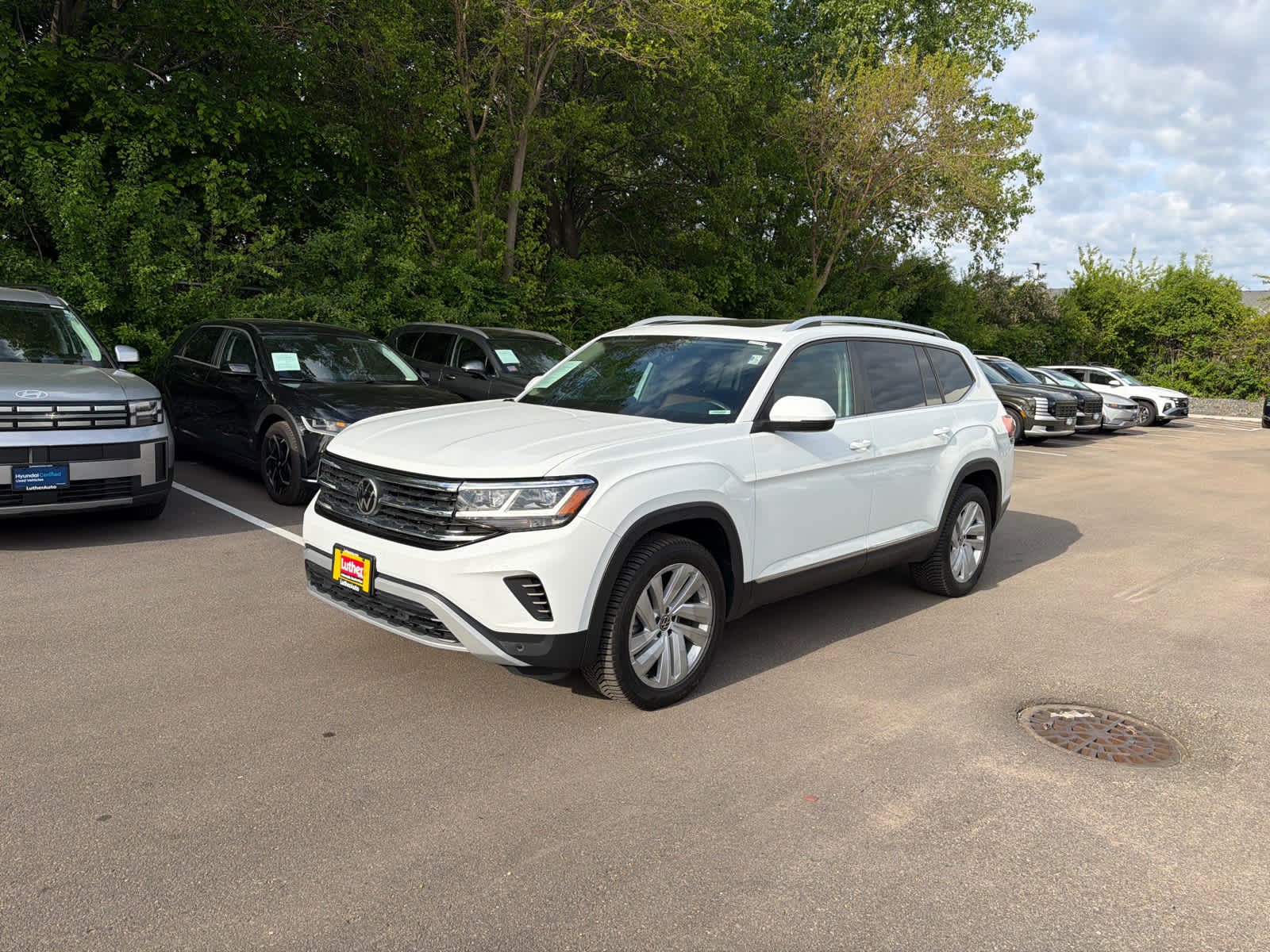 Used 2021 Volkswagen Atlas SEL AWD/4WD image 4