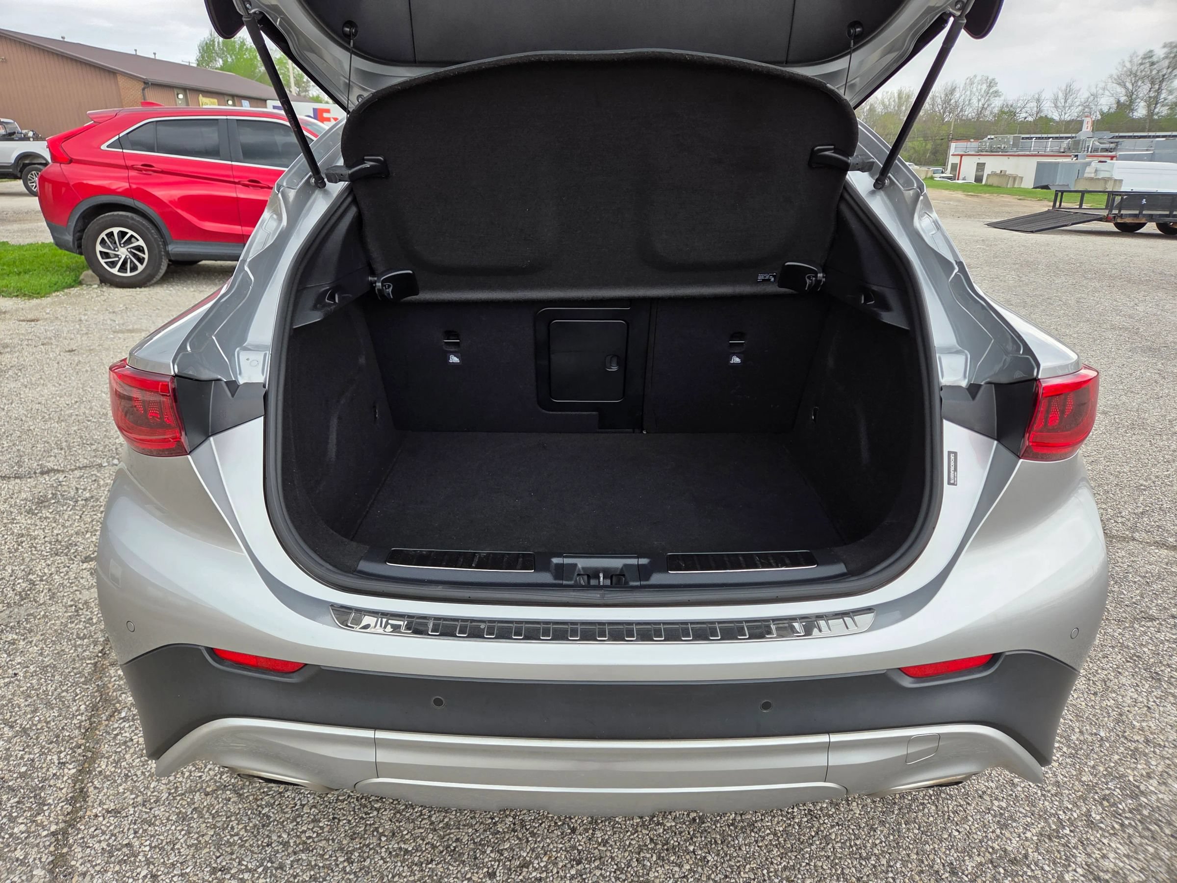 Used 2018 INFINITI QX30 AWD image 17