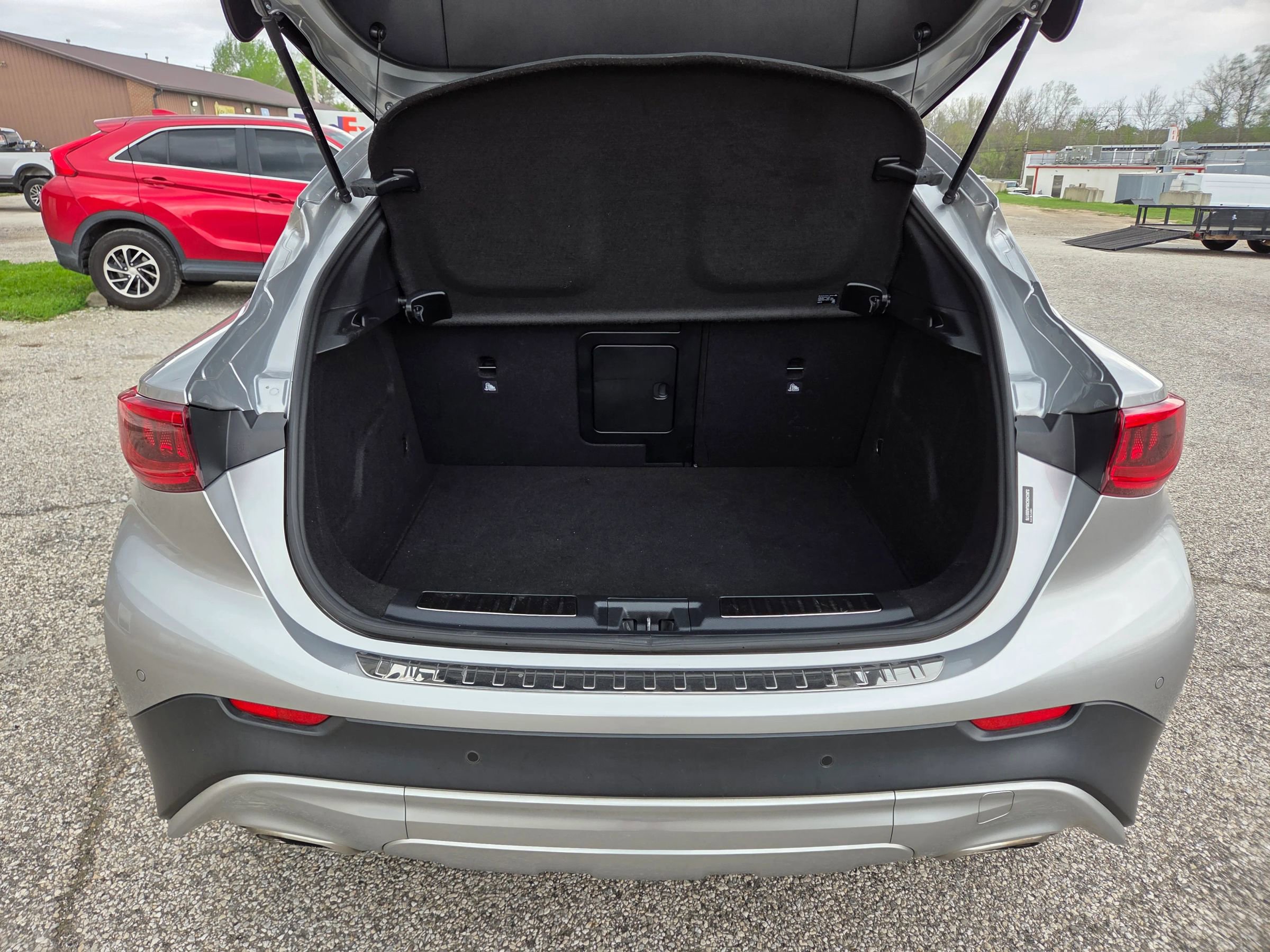 Used 2018 INFINITI QX30 AWD image 17