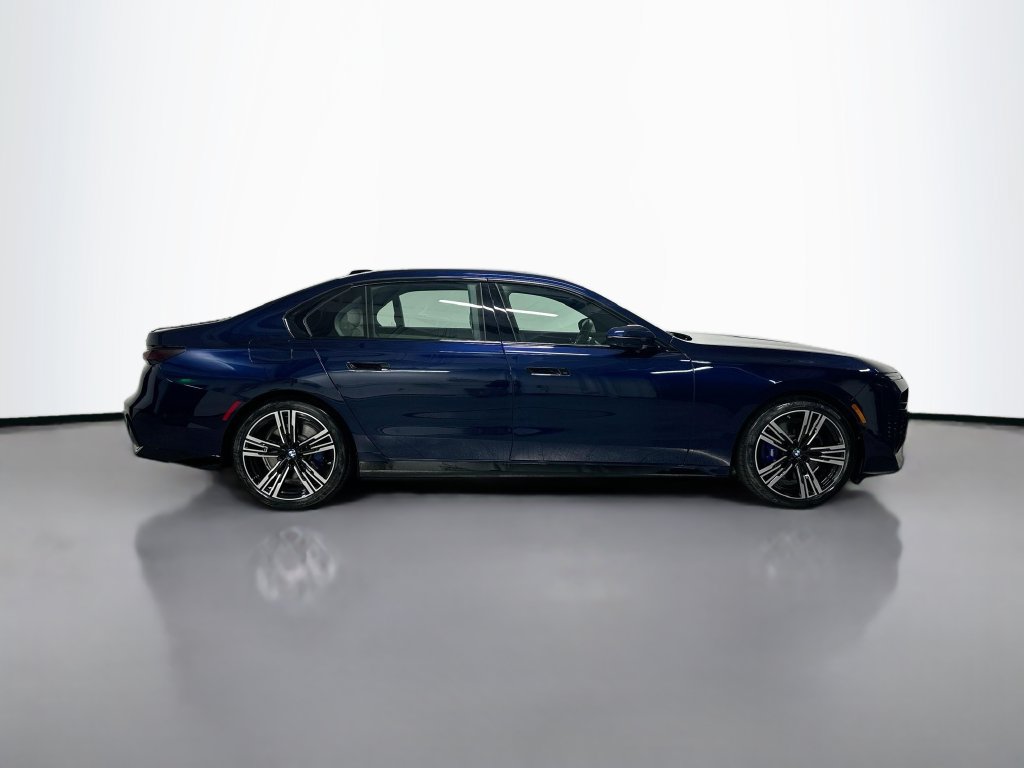 Used 2026 BMW 750e xDrive AWD/4WD image 8
