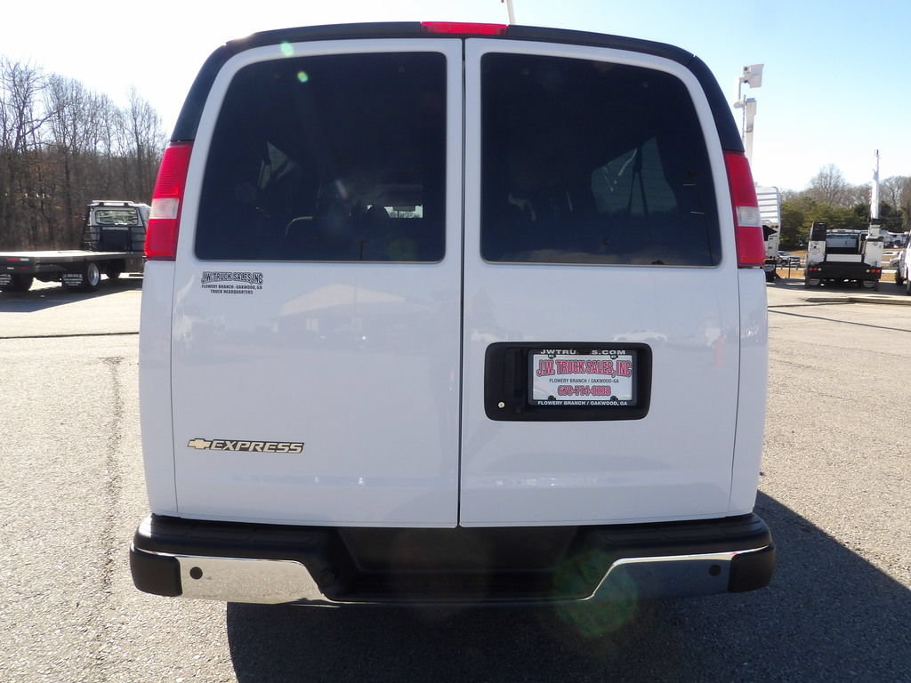 Used 2021 Chevrolet Express 3500 LT w/ LT Preferred Equipment Group RWD image 5