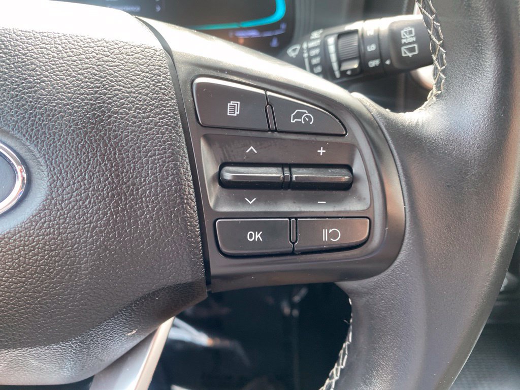 Used 2025 Hyundai Venue SEL FWD image 26