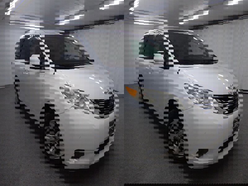 Used 2014 Toyota Sienna LE