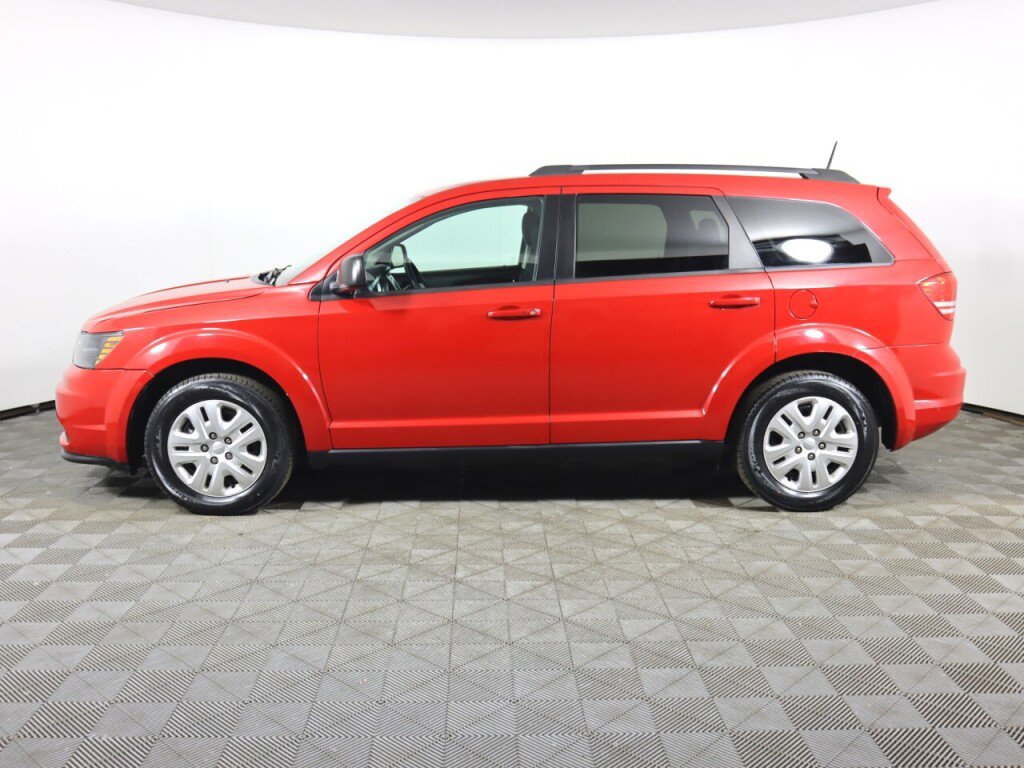 Used 2019 Dodge Journey SE image 2