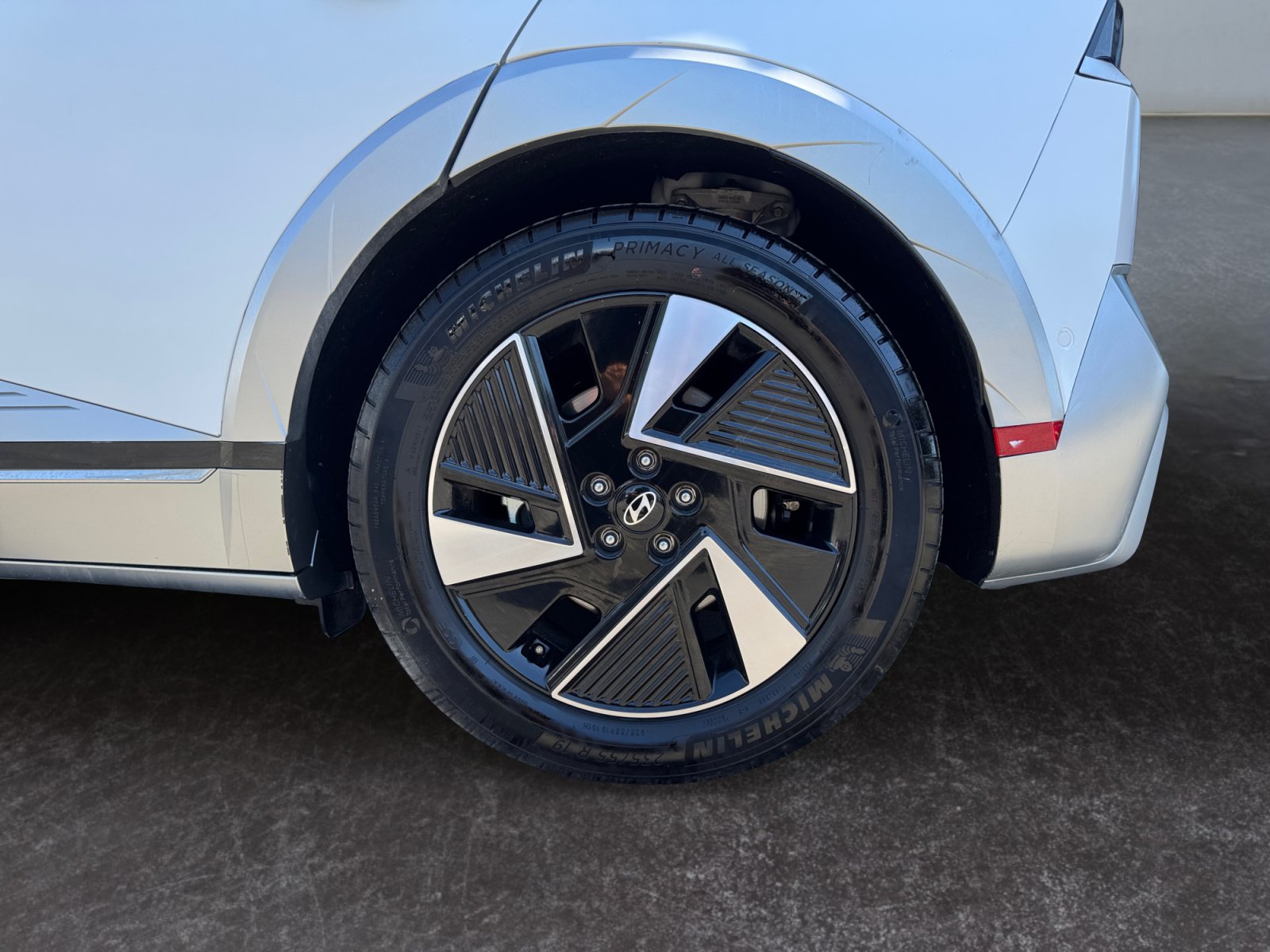 Used 2025 Hyundai Ioniq 5 Limited RWD image 14