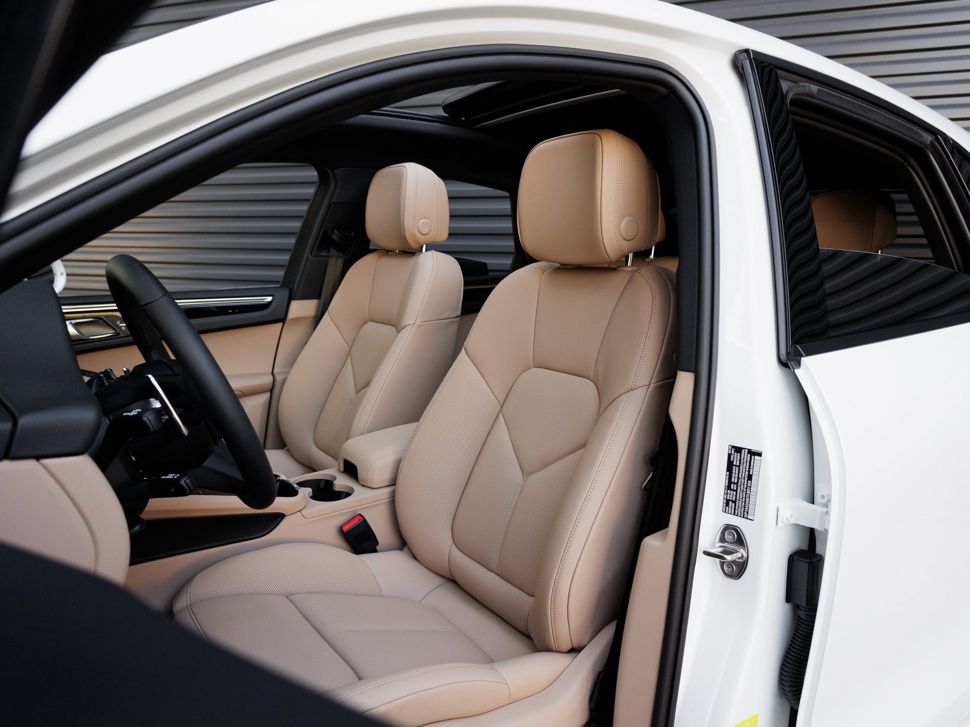 New 2026 Porsche Macan image 5
