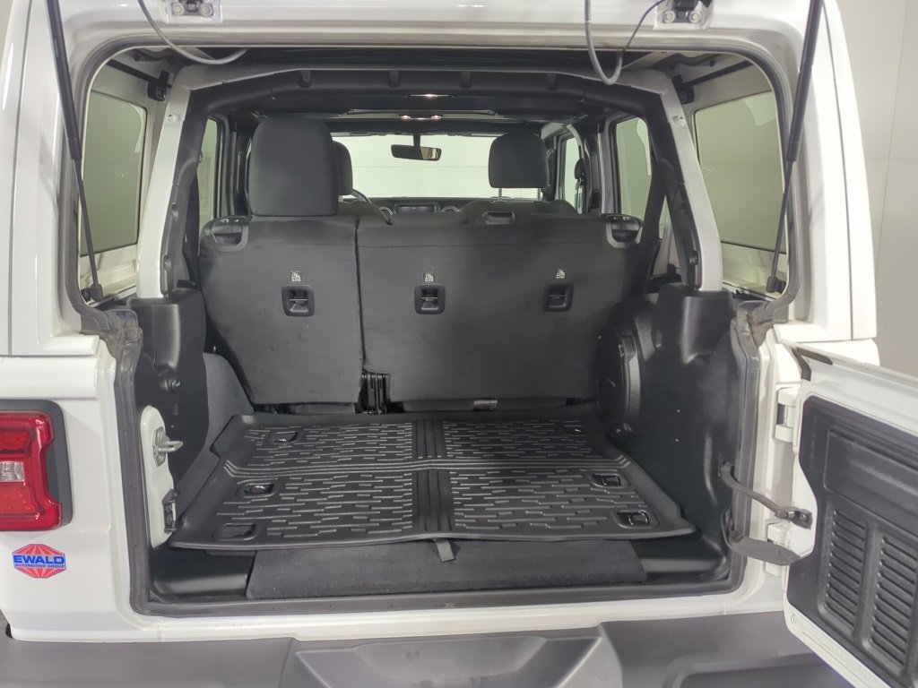 Used 2019 Jeep Wrangler Unlimited Sahara image 7