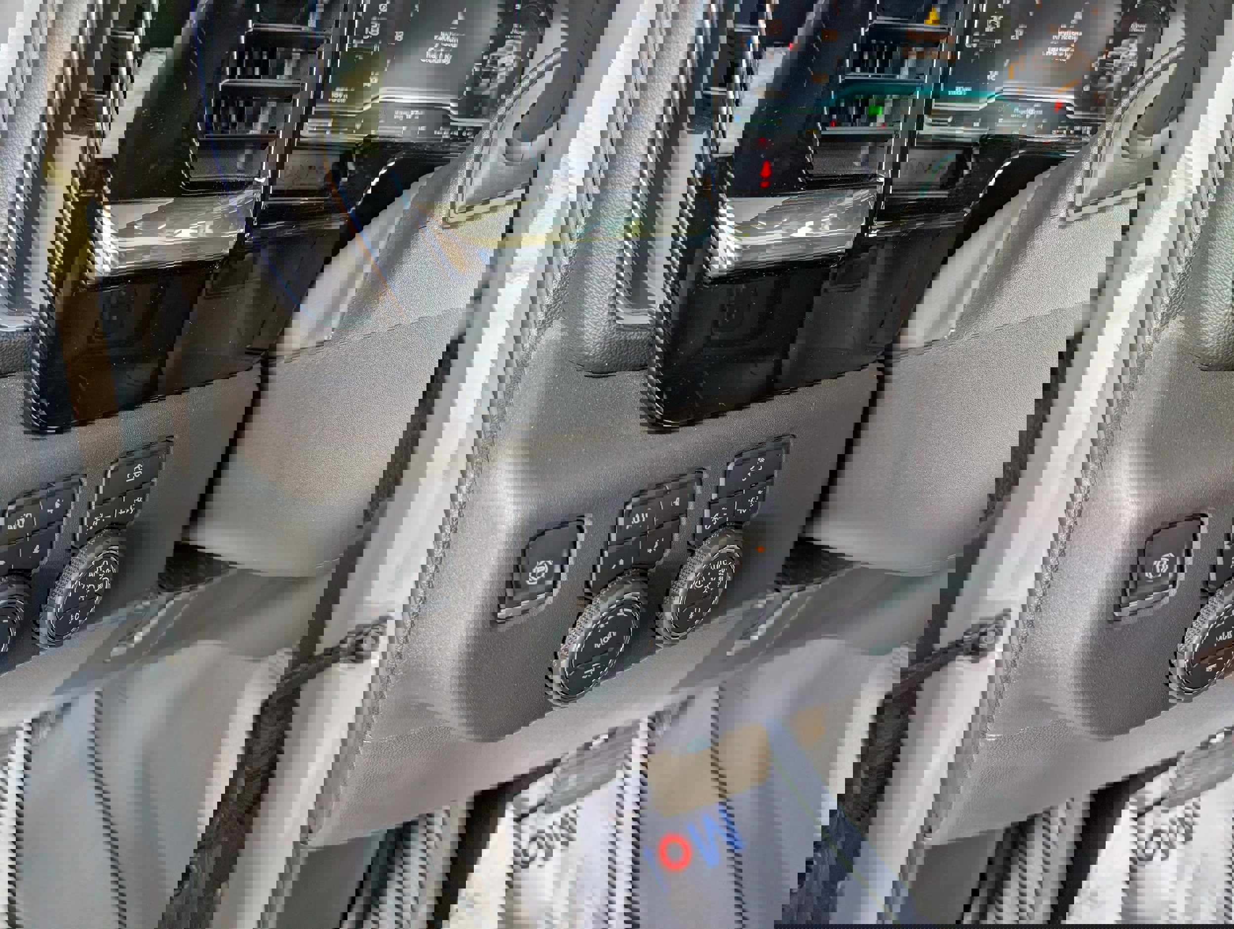 Used 2024 Chevrolet Silverado 1500 LT Trail Boss w/ Convenience Package II image 29