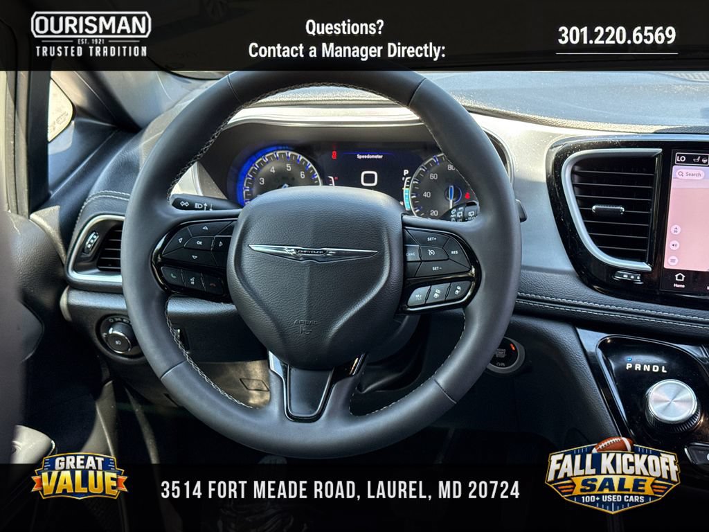 Used 2025 Chrysler Pacifica Limited FWD image 23