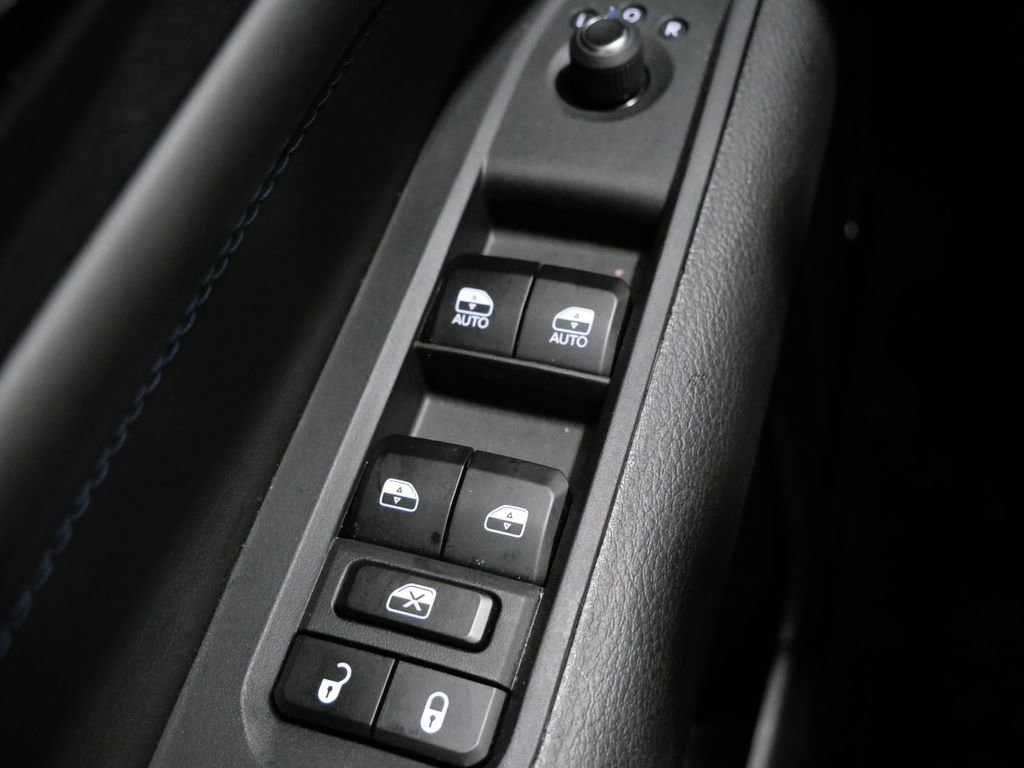 Used 2025 Jeep Compass Limited w/ High Altitude Package AWD/4WD image 14