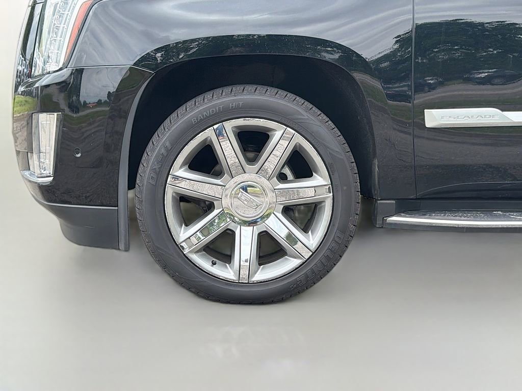 Used 2019 Cadillac Escalade ESV Luxury AWD/4WD image 35