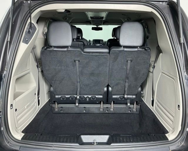 Used 2015 Chrysler Town & Country Touring w/ Driver Convenience Group FWD image 22