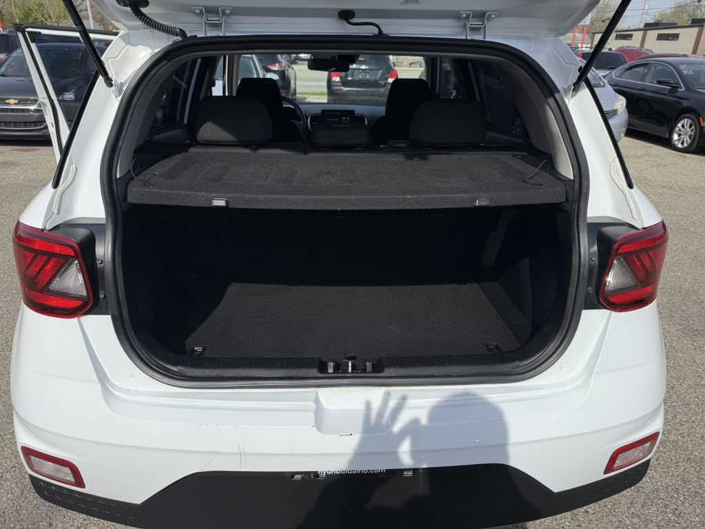 Used 2021 Hyundai Venue SE image 15