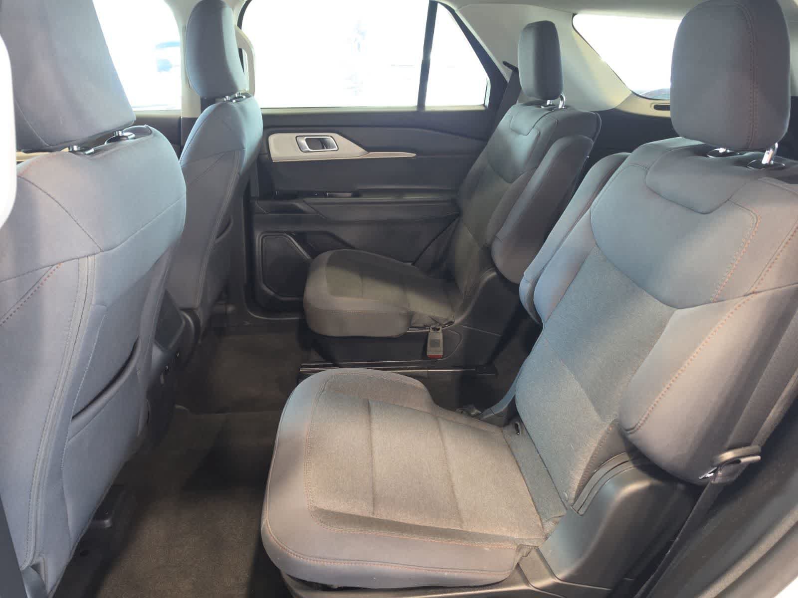 Used 2026 Ford Explorer Active AWD/4WD image 29