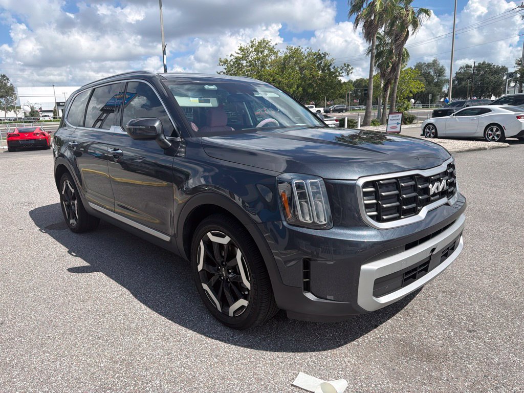 Used 2024 Kia Telluride S w/ S Sunroof Package FWD image 13