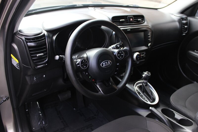 Used 2018 Kia Soul w/ Convenience Package FWD image 9