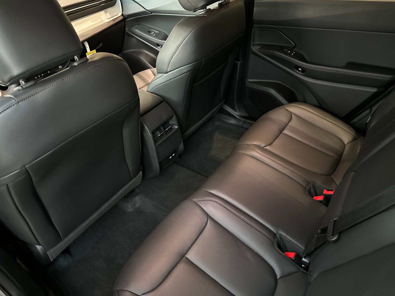 New 2026 Jeep Cherokee Limited image 8