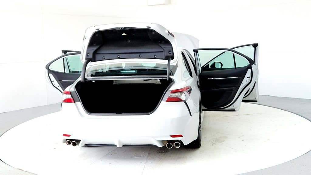 Used 2024 Toyota Camry XSE FWD image 11