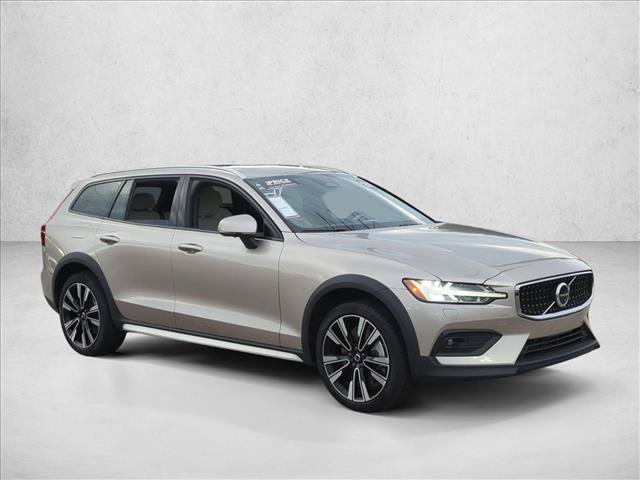 Used 2024 Volvo V60 B5 Cross Country Ultimate w/ Protection Package Premier AWD/4WD image 3