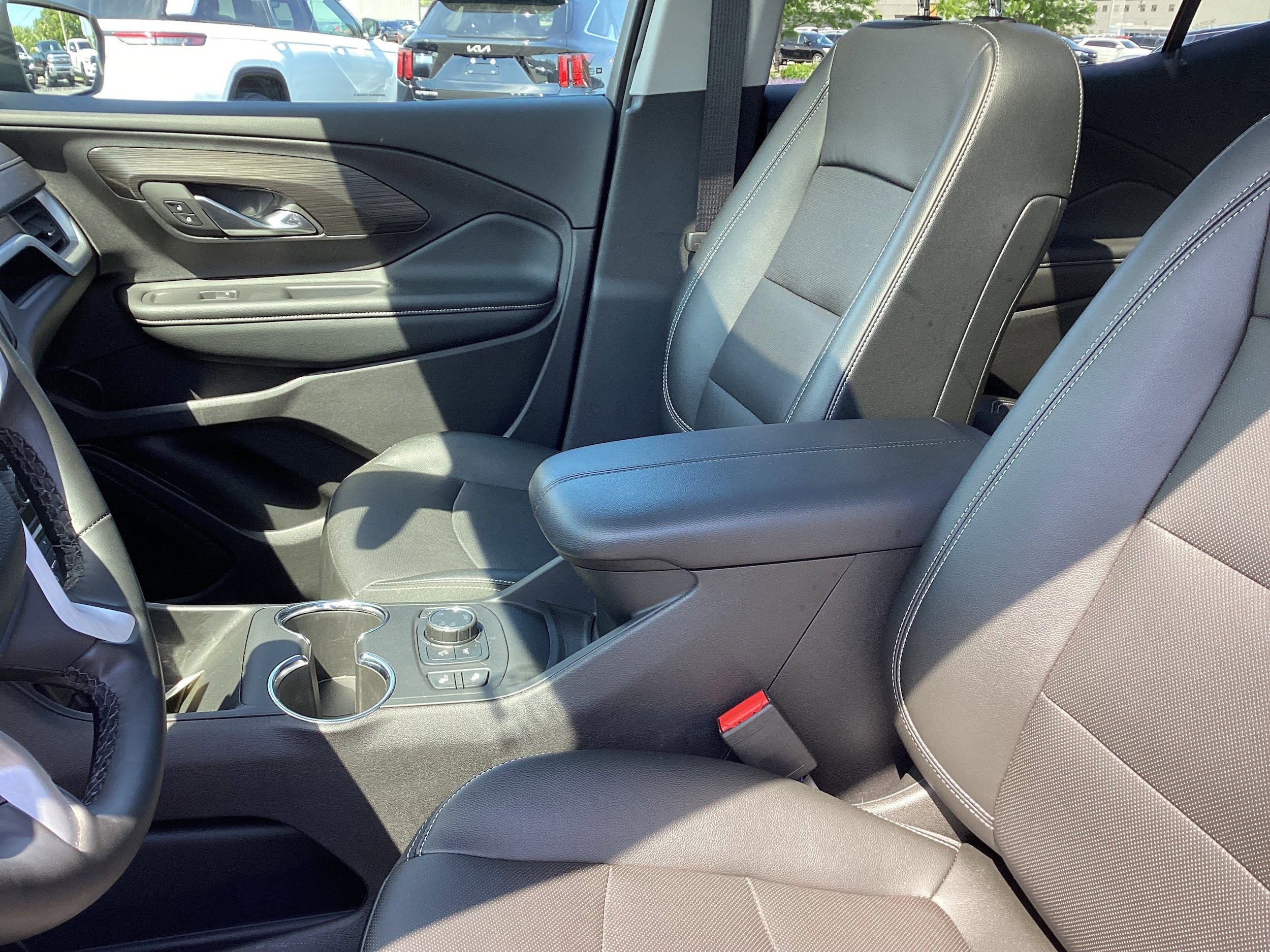 Used 2024 GMC Terrain SLT w/ LPO, Floor Liner Package AWD/4WD image 10