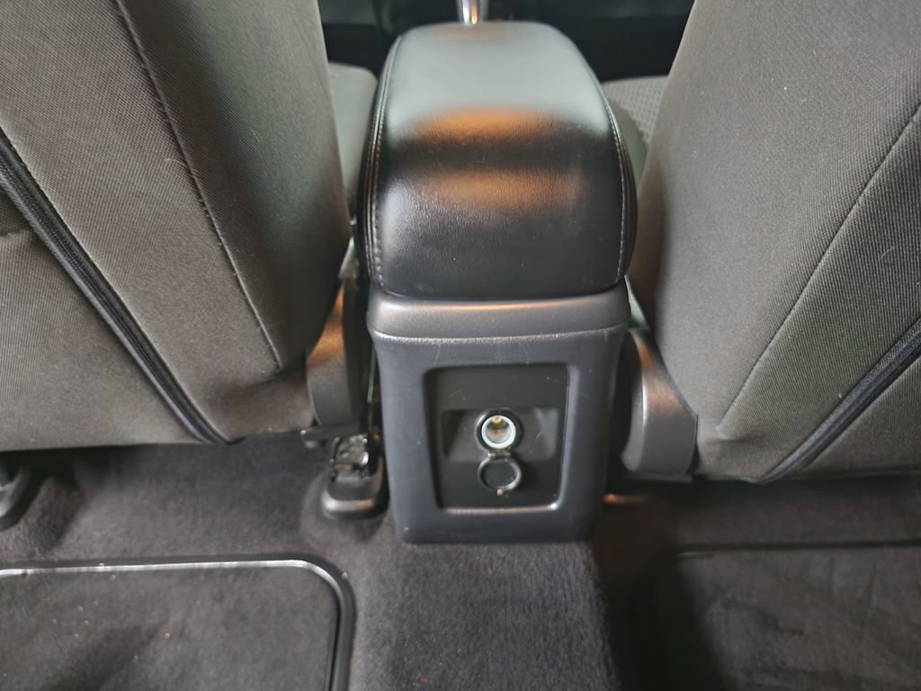 Used 2019 Dodge Journey SE FWD image 25