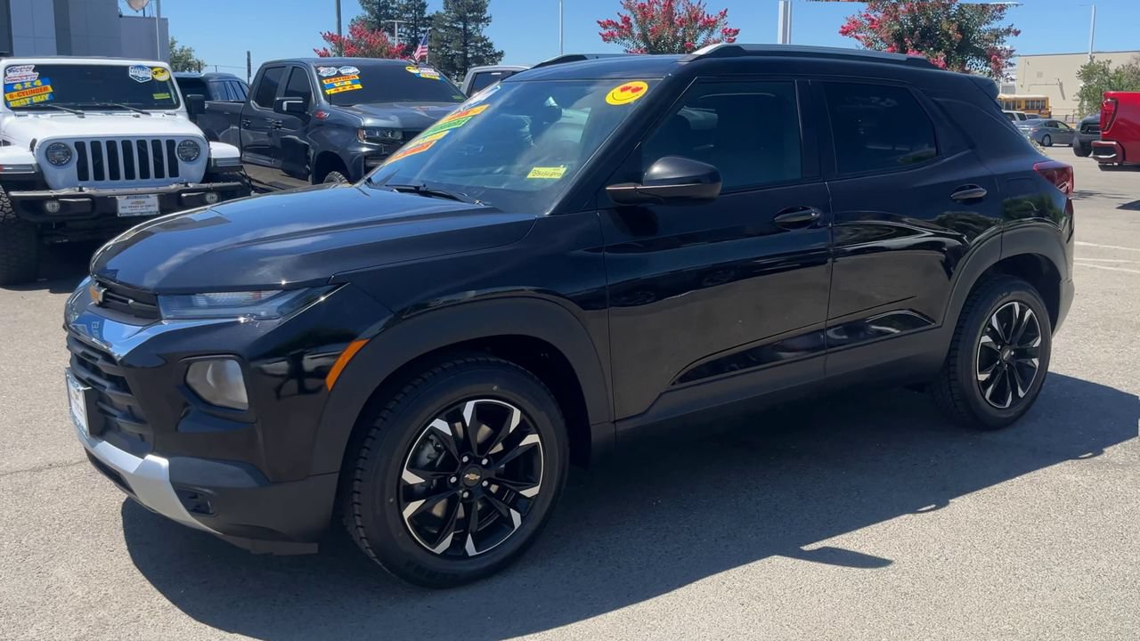 Used 2023 Chevrolet TrailBlazer LT FWD image 3