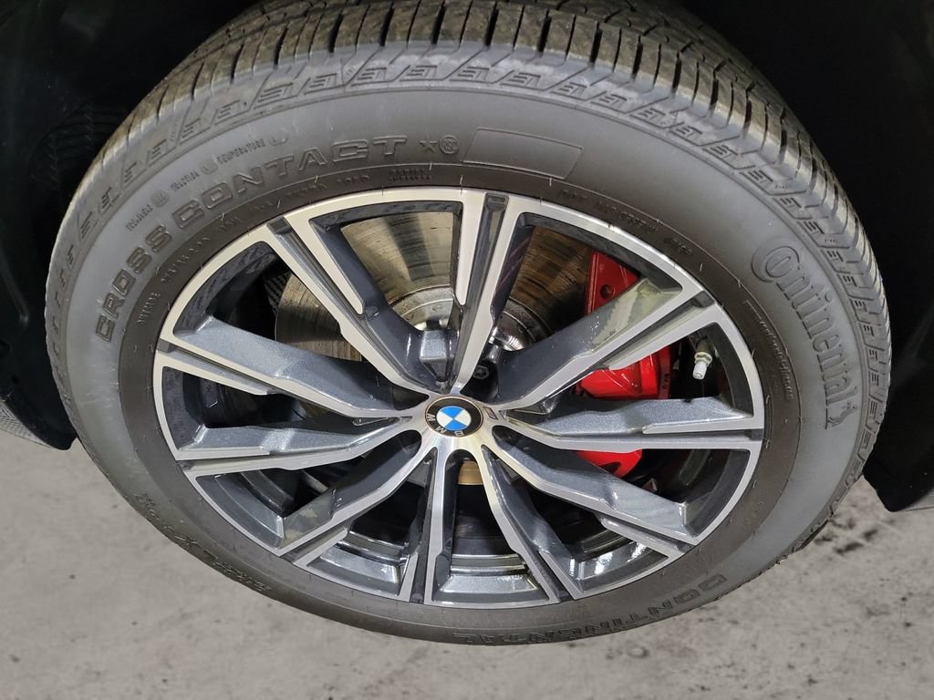 Used 2026 BMW X5 xDrive50e AWD/4WD image 9