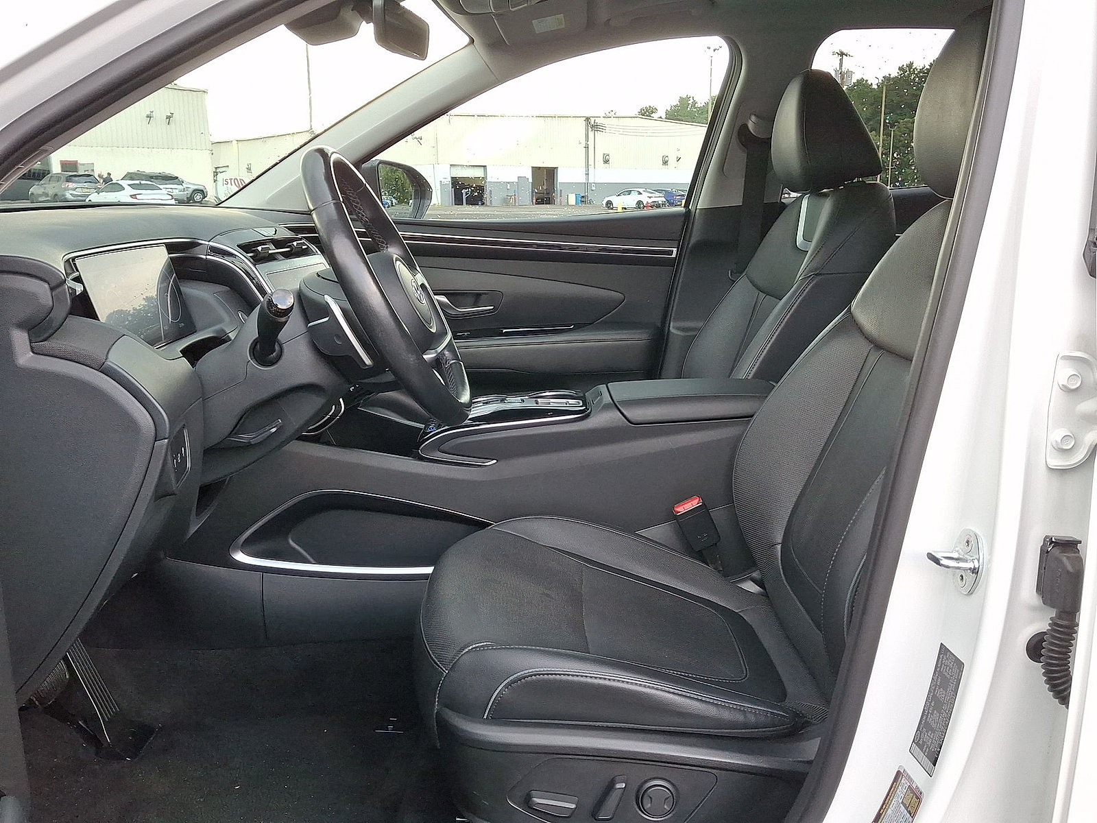Certified 2023 Hyundai Tucson Limited AWD/4WD image 17