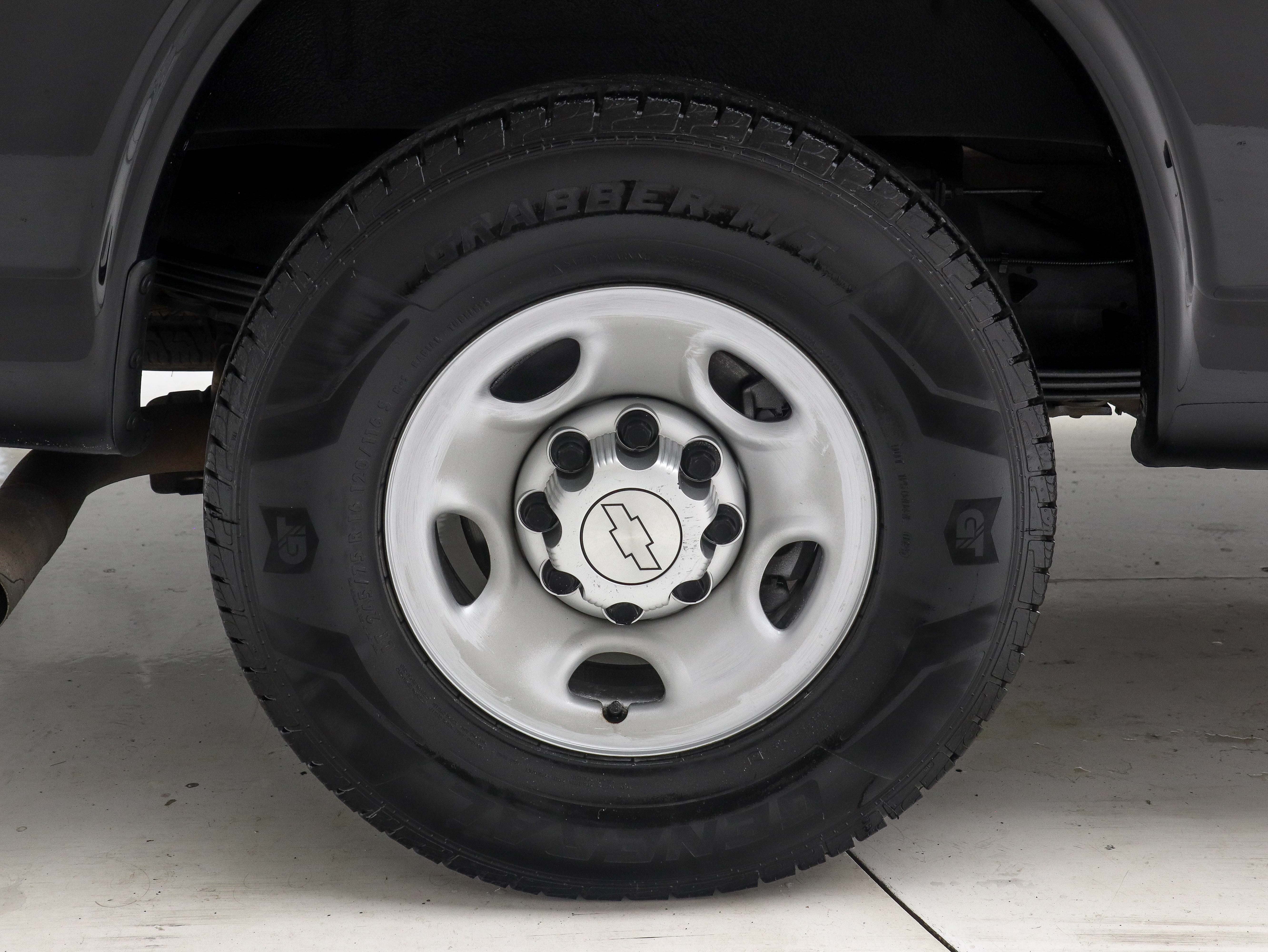 Used 2017 Chevrolet Express 2500 LS RWD image 25