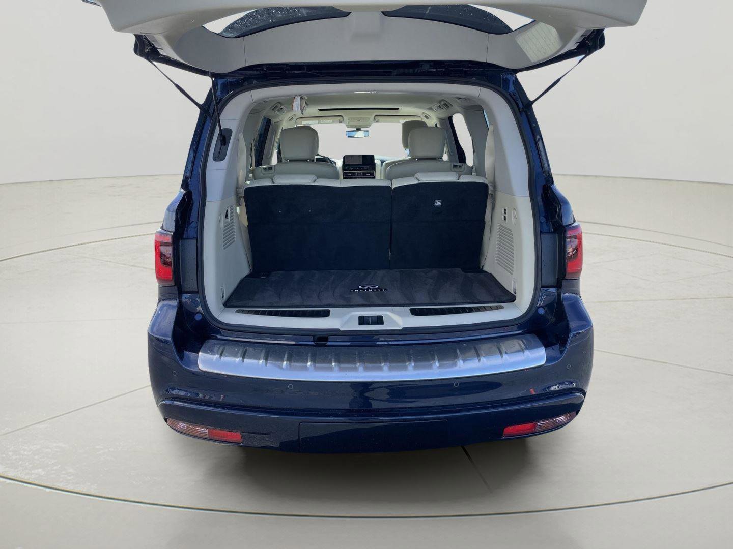 Used 2022 INFINITI QX80 Luxe w/ Cargo Package image 9