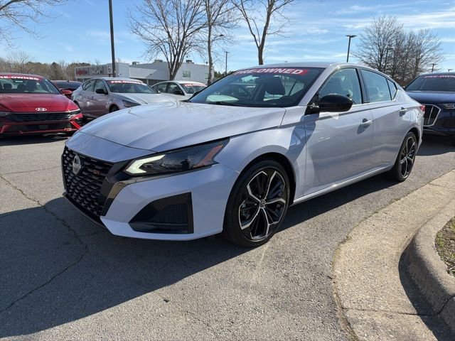 Used 2024 Nissan Altima 2.5 SR image 3