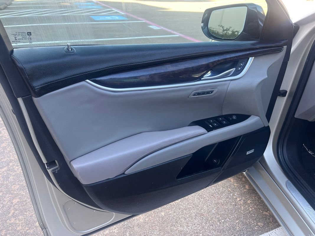 Used 2013 Cadillac XTS Luxury image 13