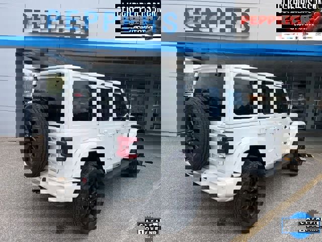 Used 2022 Jeep Wrangler Unlimited Sahara image 5