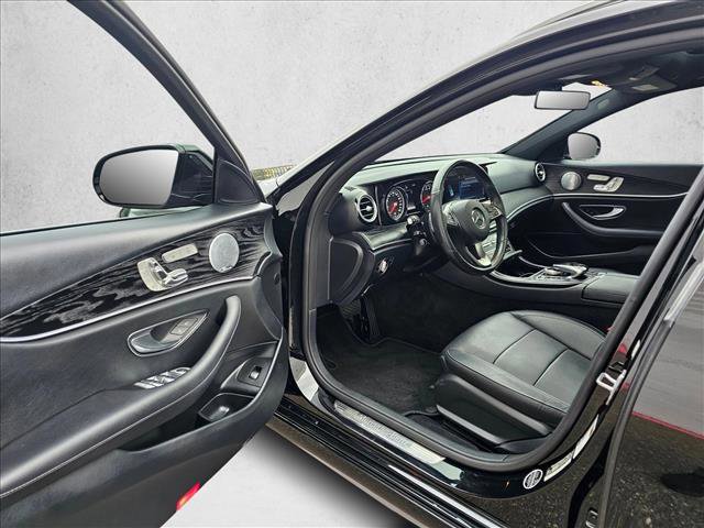 Used 2018 Mercedes-Benz E 400 4MATIC Wagon image 18