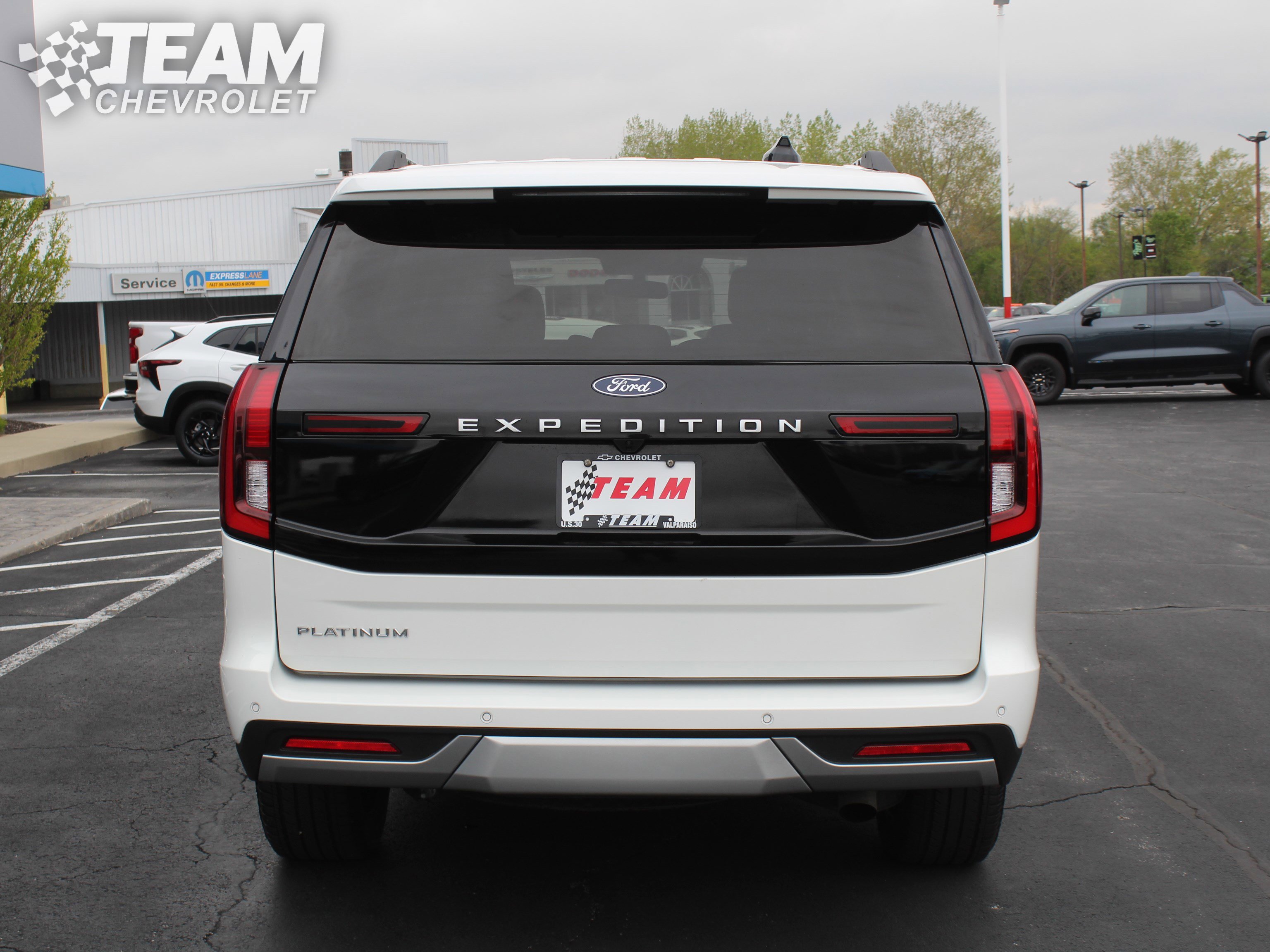 Used 2025 Ford Expedition Platinum w/ Driver's Package AWD/4WD image 5