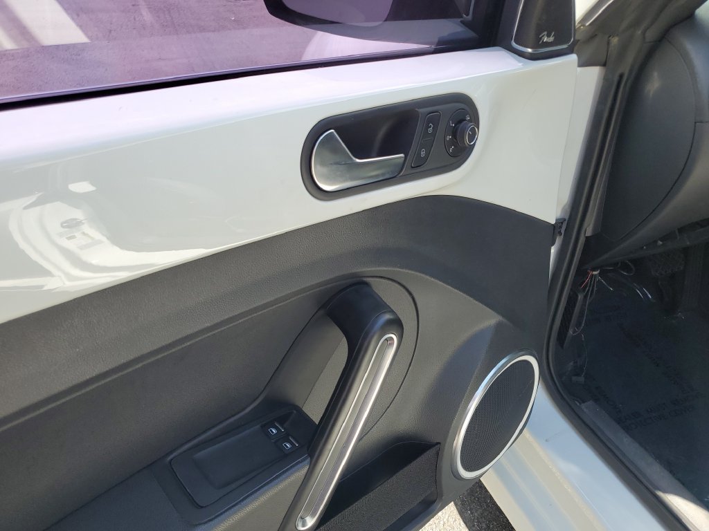 Used 2018 Volkswagen Beetle 2.0T SE FWD image 17
