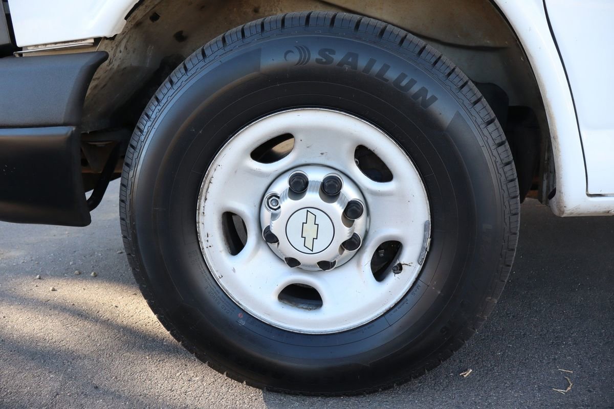 Used 2011 Chevrolet Express 3500 image 35