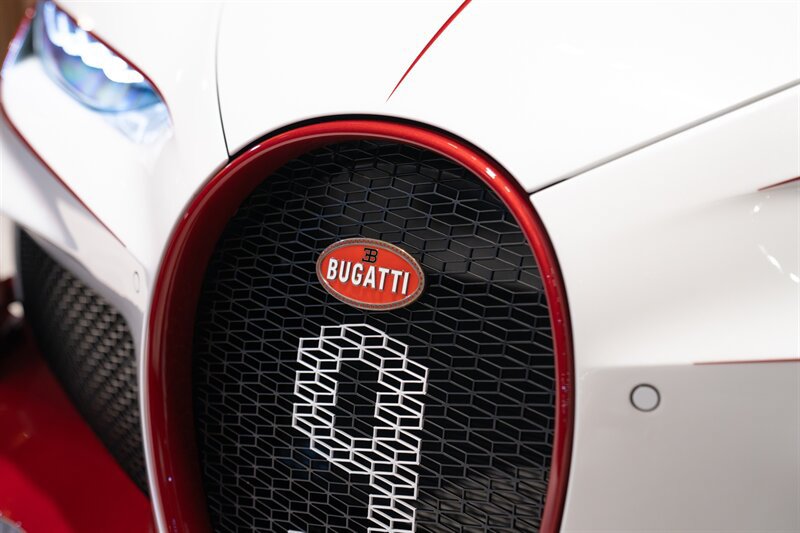 Used 2024 Bugatti Chiron Super Sport AWD/4WD image 7