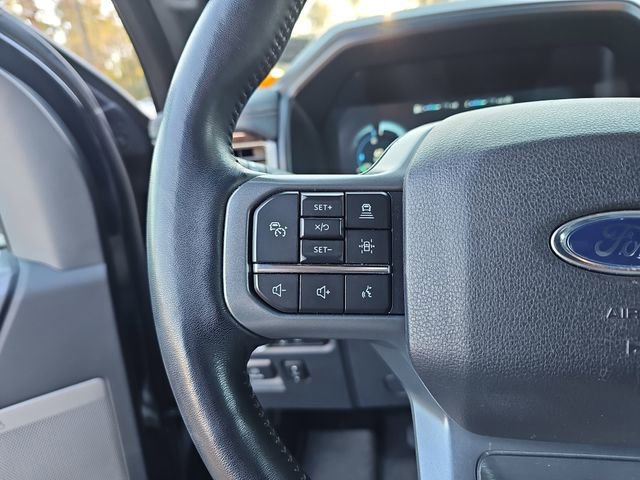 Used 2022 Ford F150 Lightning Lariat image 17