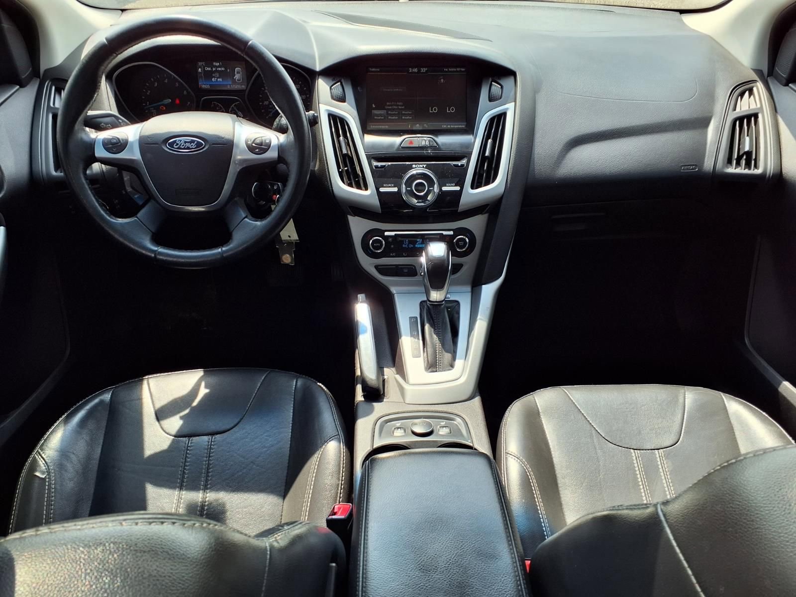 Used 2014 Ford Focus SE w/ Equipment Group 201A FWD image 12