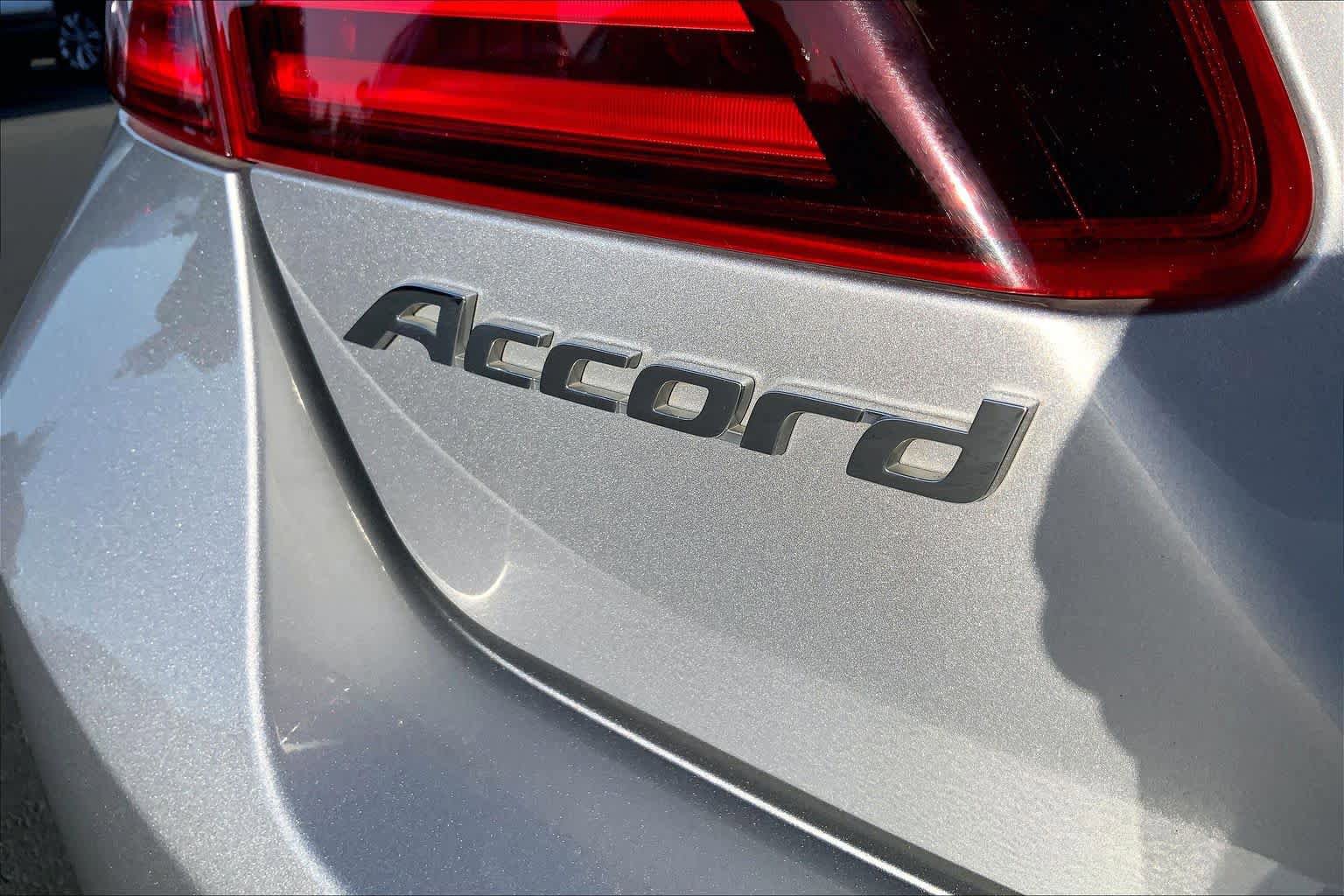 Used 2017 Honda Accord EX image 9