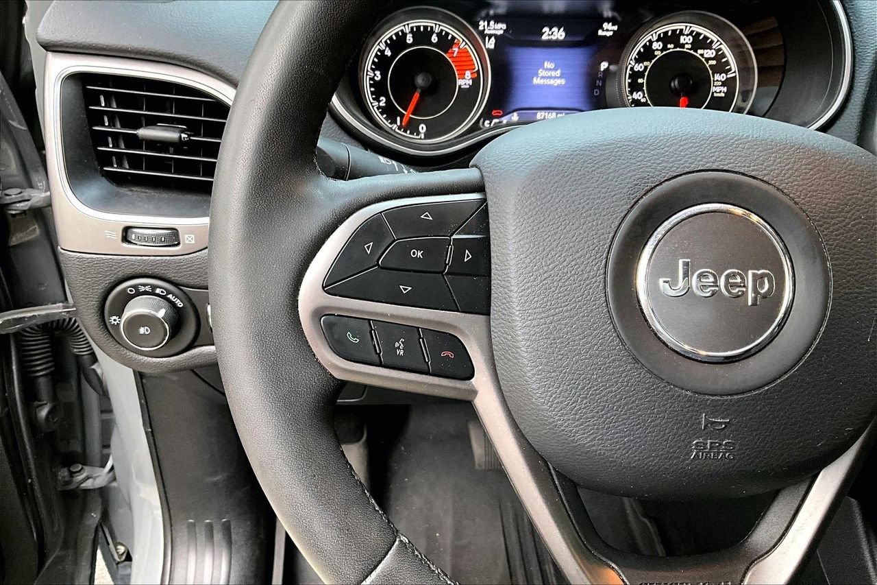 Used 2021 Jeep Cherokee Latitude Lux w/ Comfort/Convenience Group FWD image 10