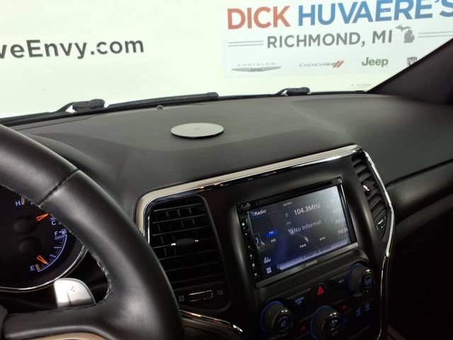 Used 2016 Jeep Grand Cherokee Laredo AWD/4WD image 24