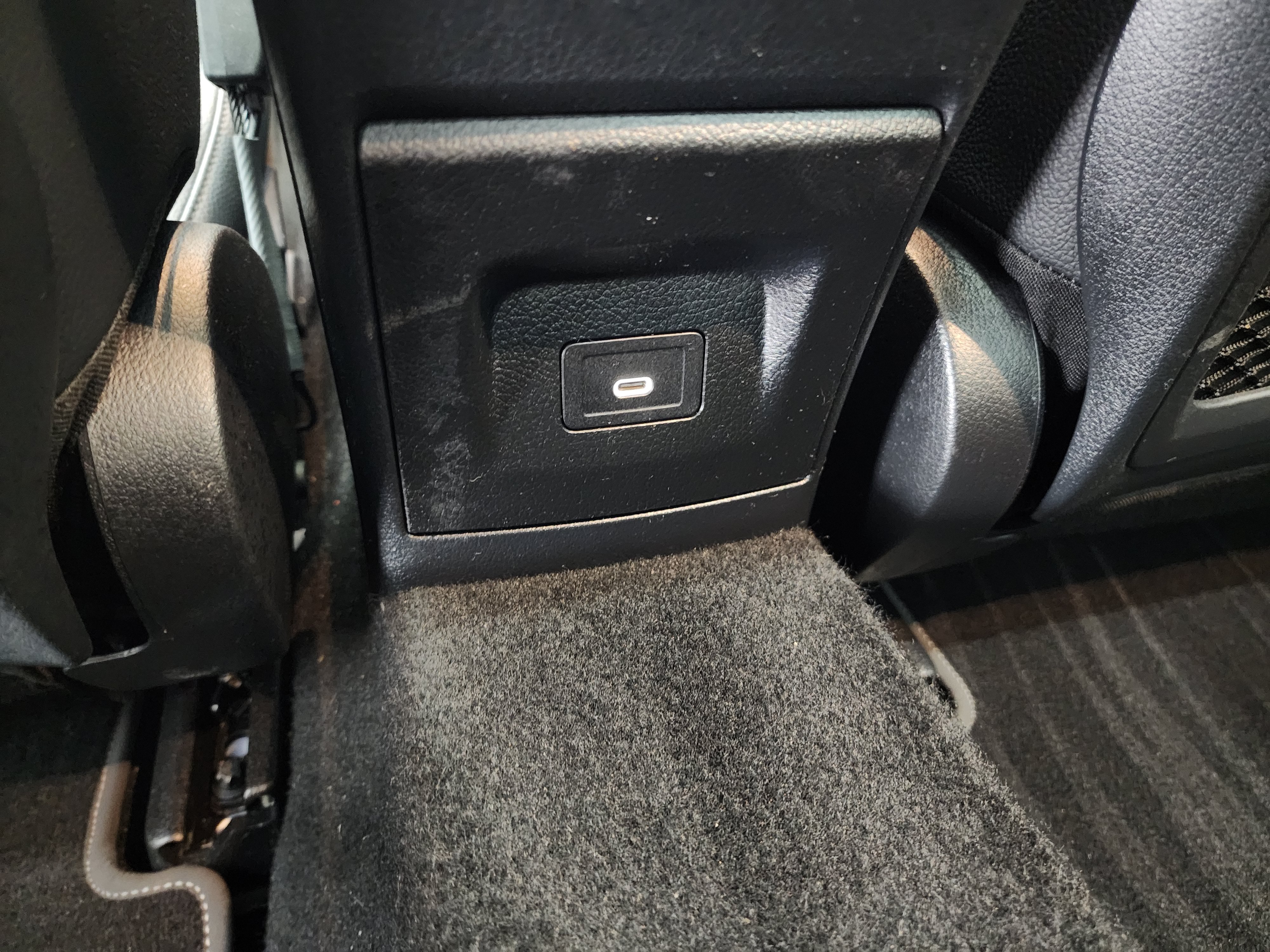 Used 2025 Mercedes-Benz CLA 250 4MATIC image 36