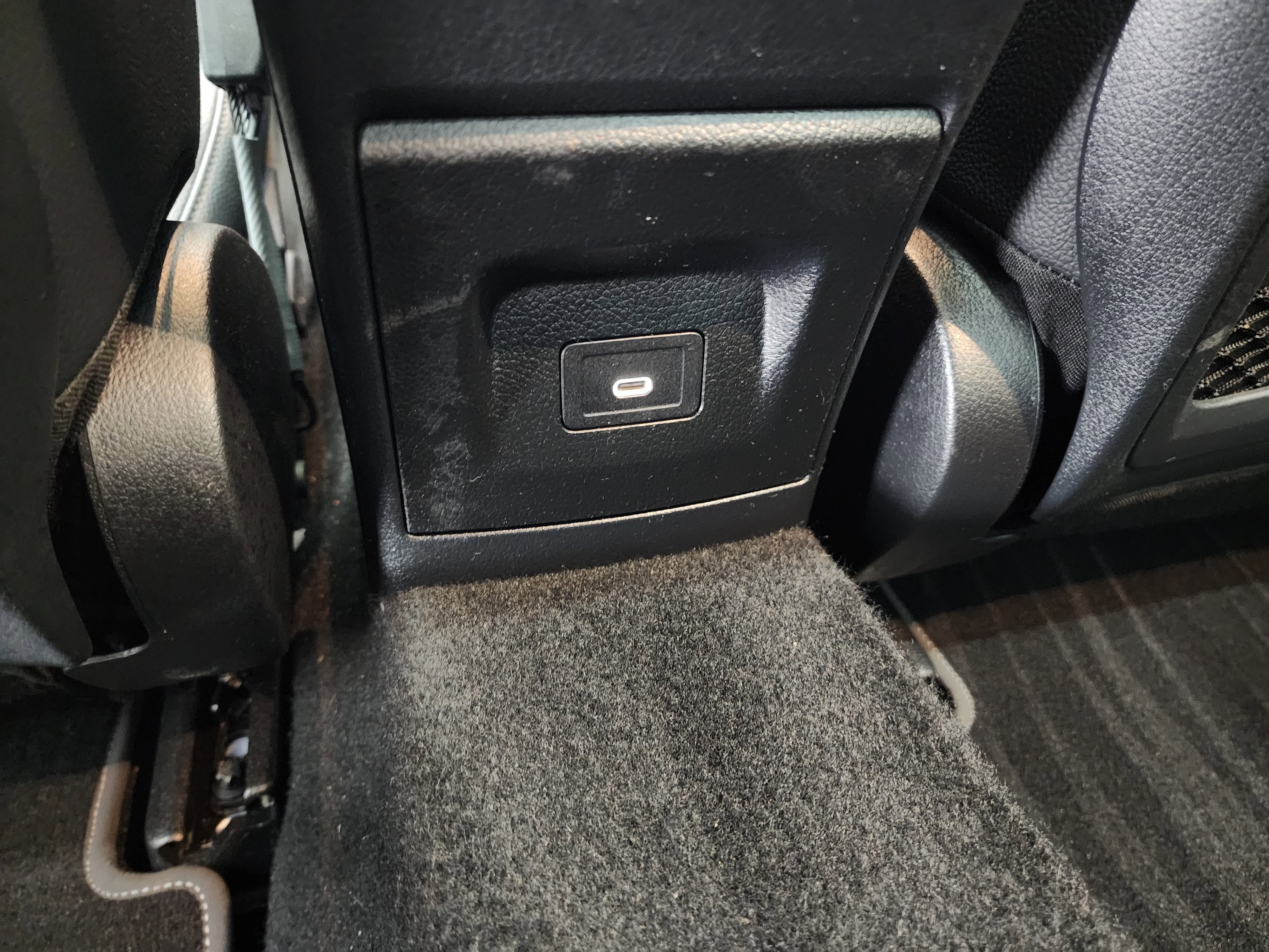 Used 2025 Mercedes-Benz CLA 250 4MATIC image 36