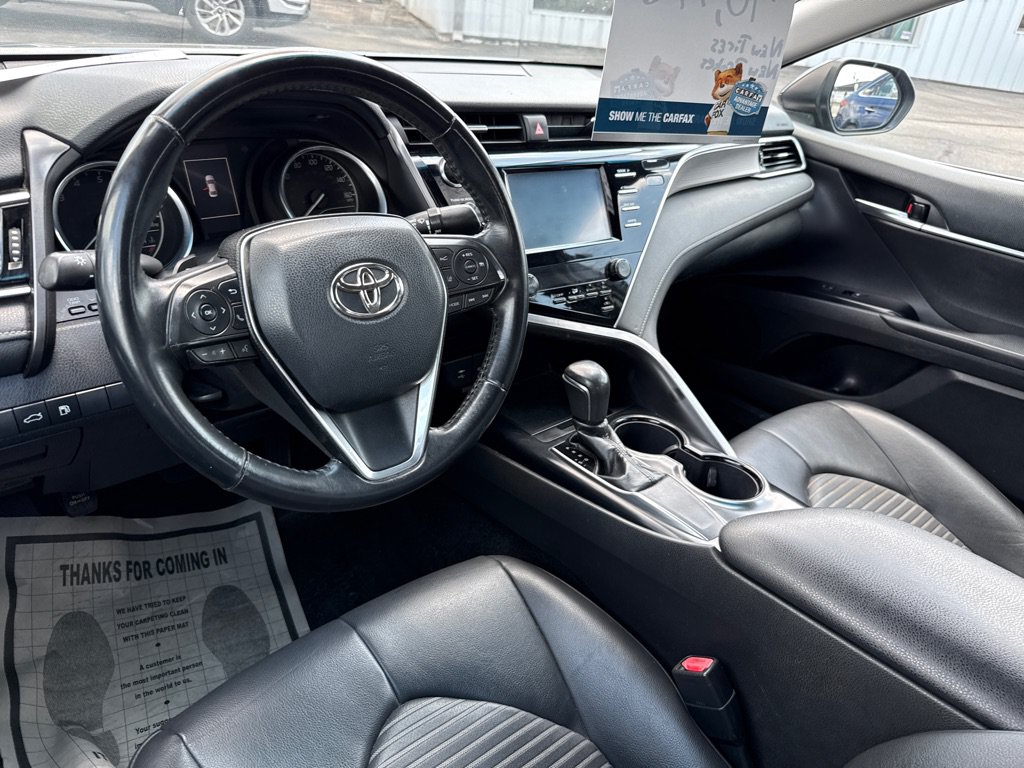 Used 2018 Toyota Camry SE w/ Convenience Package FWD image 9