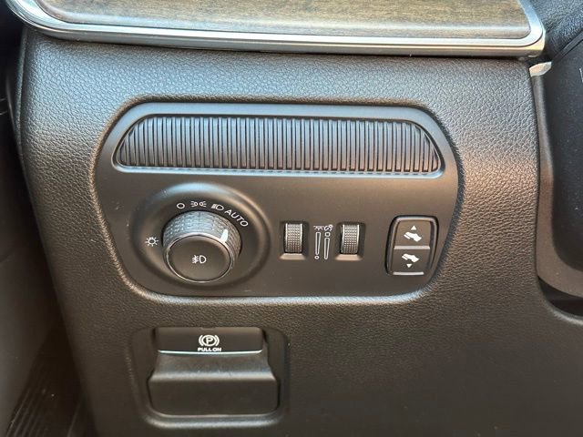 Used 2023 Jeep Grand Wagoneer 4WD image 18