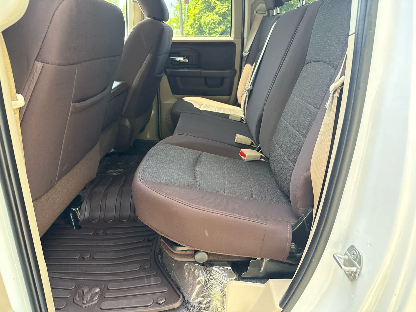 Used 2020 RAM 1500 Classic SLT AWD/4WD image 13